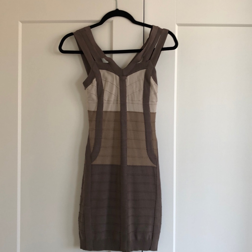 Nickiniki color block body fitting dress
